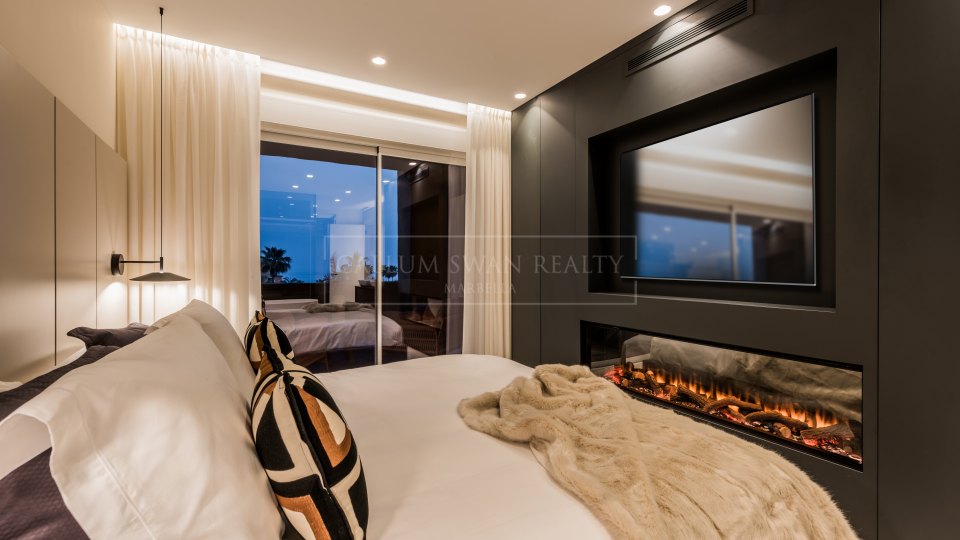 Estepona, Stunning frontline beach apartment in Granados del Mar