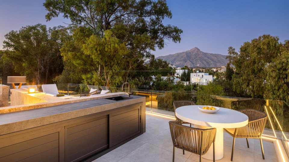 Nueva Andalucia, Villa moderna con vistas a la montaña en La Cerquilla