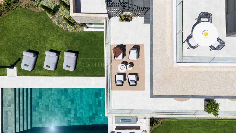 Nueva Andalucia, Villa moderna con vistas a la montaña en La Cerquilla
