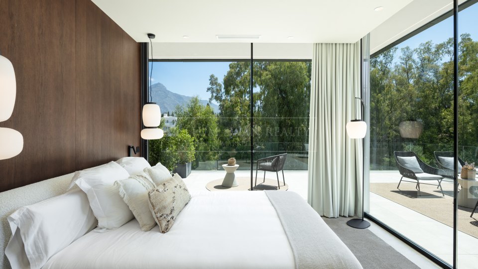 Nueva Andalucia, Villa moderna con vistas a la montaña en La Cerquilla