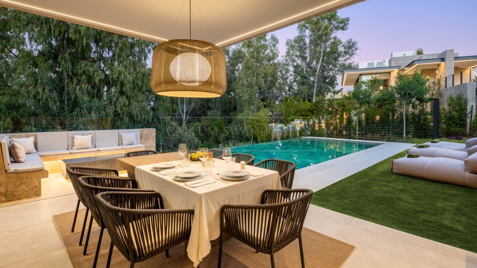 Nueva Andalucia, Villa moderna con vistas a la montaña en La Cerquilla