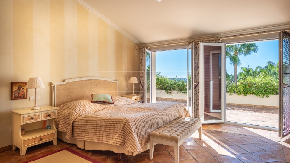Nueva Andalucia, Duplex-penthouse dans la communauté fermée de Las Alamandas, Nueva Andalucia