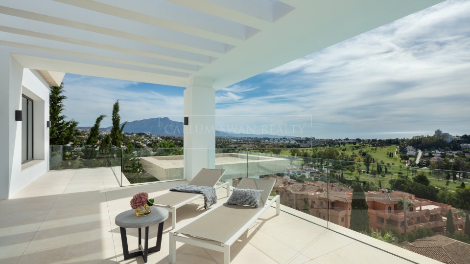 Estepona, Villa de lujo en El Paraiso con vistas panorámicas al mar y al golf
