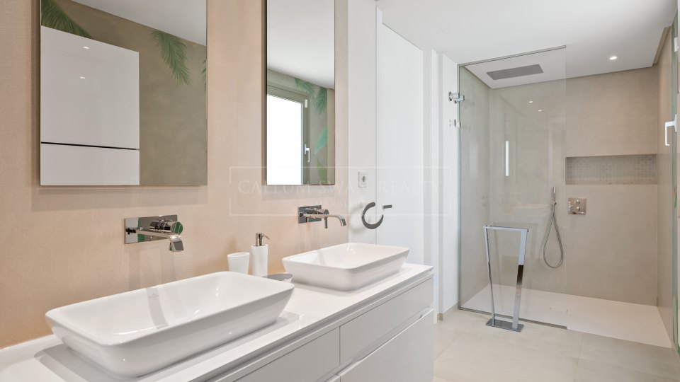 Nueva Andalucia, Apartamento de lujo con vistas panorámicas al mar