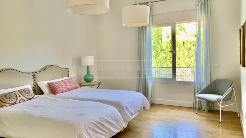 Marbella Golden Mile, Modern family home in Altos de Puente Romano