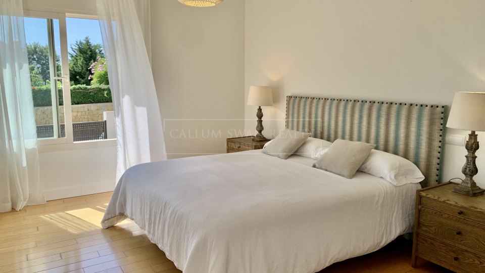 Marbella Golden Mile, Modern family home in Altos de Puente Romano
