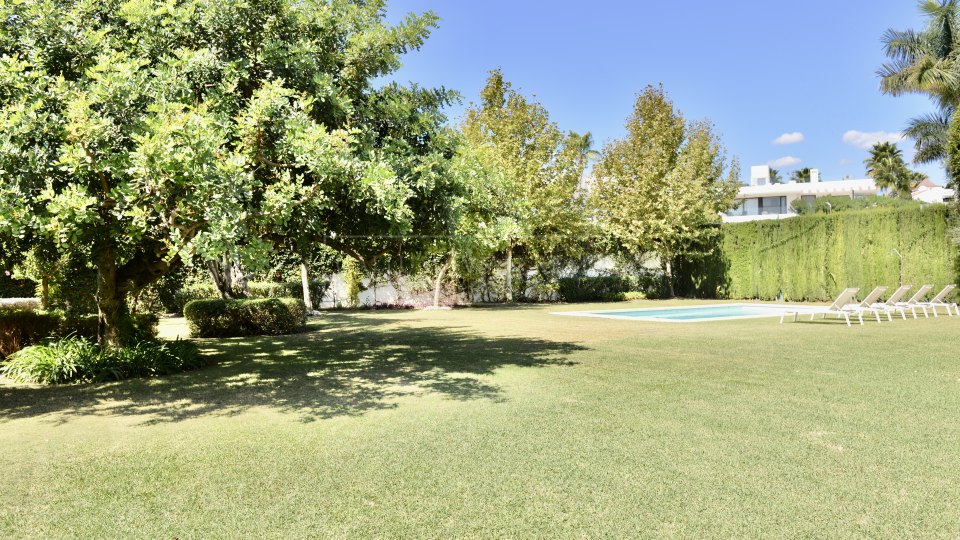 Marbella Golden Mile, Modern family home in Altos de Puente Romano