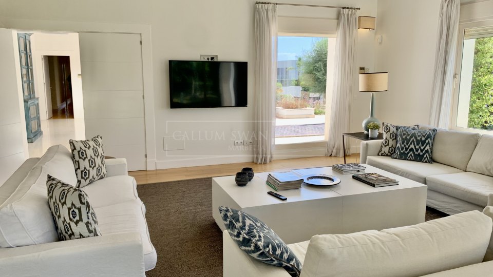 Marbella Golden Mile, Modern family home in Altos de Puente Romano