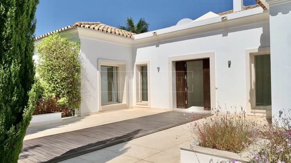 Marbella Golden Mile, Modern family home in Altos de Puente Romano