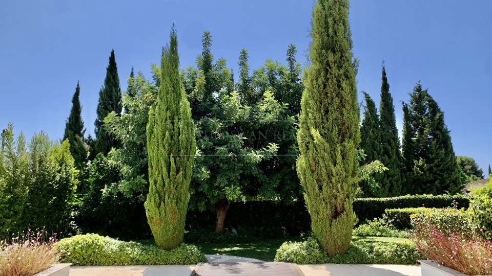 Marbella Golden Mile, Modern family home in Altos de Puente Romano