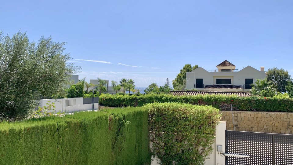 Marbella Golden Mile, Modern family home in Altos de Puente Romano