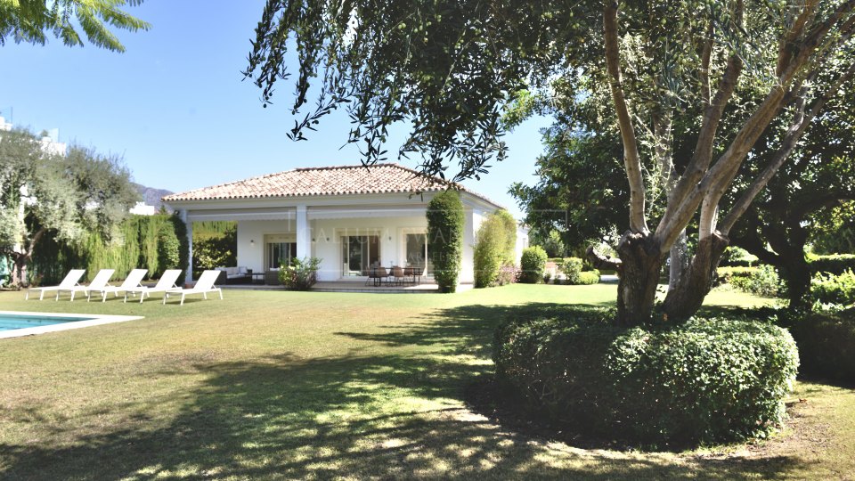 Marbella Golden Mile, Modern family home in Altos de Puente Romano