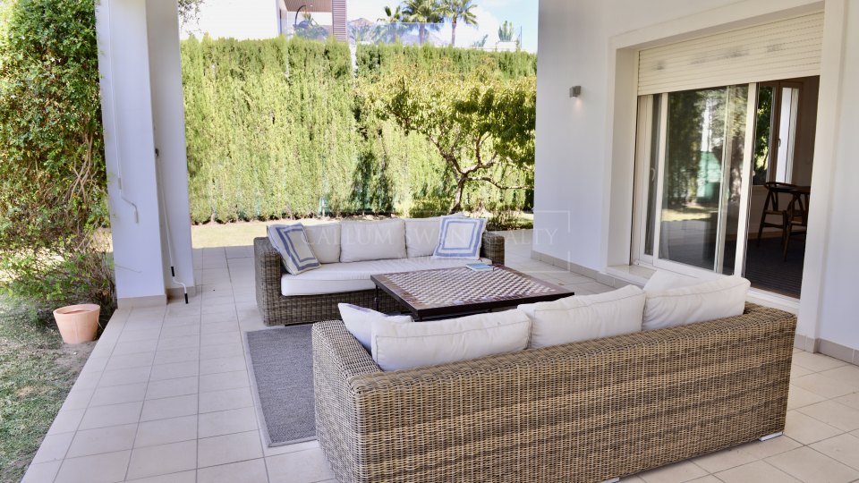 Marbella Golden Mile, Modern family home in Altos de Puente Romano