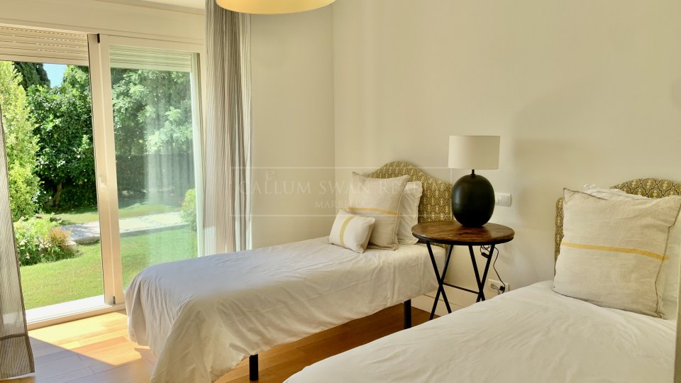 Marbella Golden Mile, Modern family home in Altos de Puente Romano