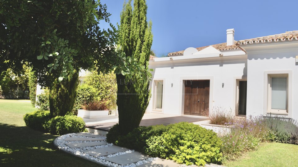 Marbella Golden Mile, Modern family home in Altos de Puente Romano