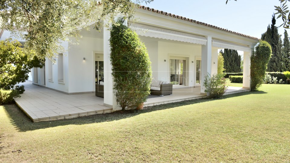 Marbella Golden Mile, Modern family home in Altos de Puente Romano