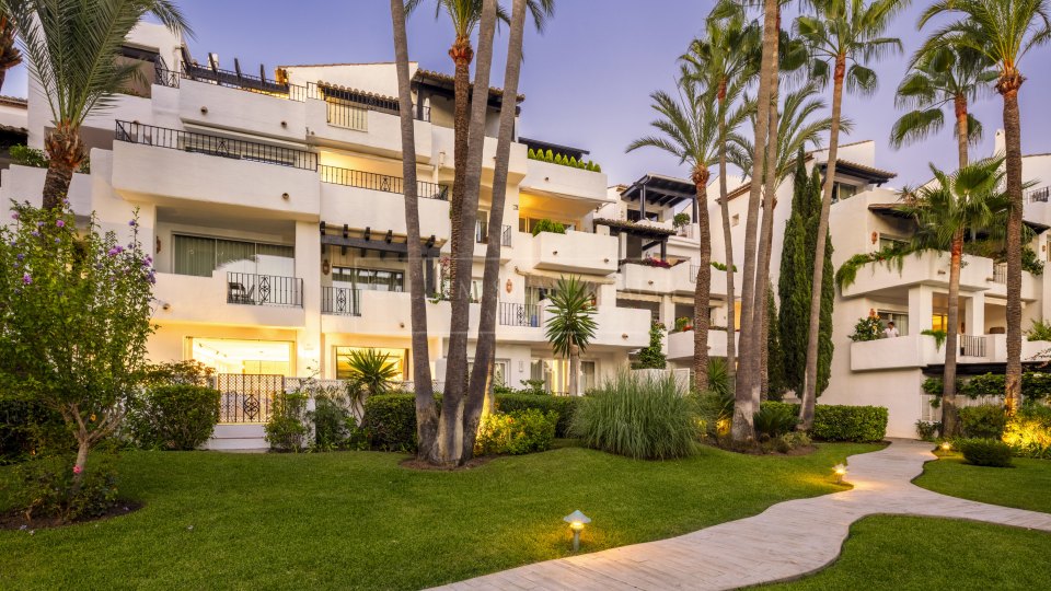 Marbella Golden Mile, Elegant luxury Apartment in Marina Puente Romano