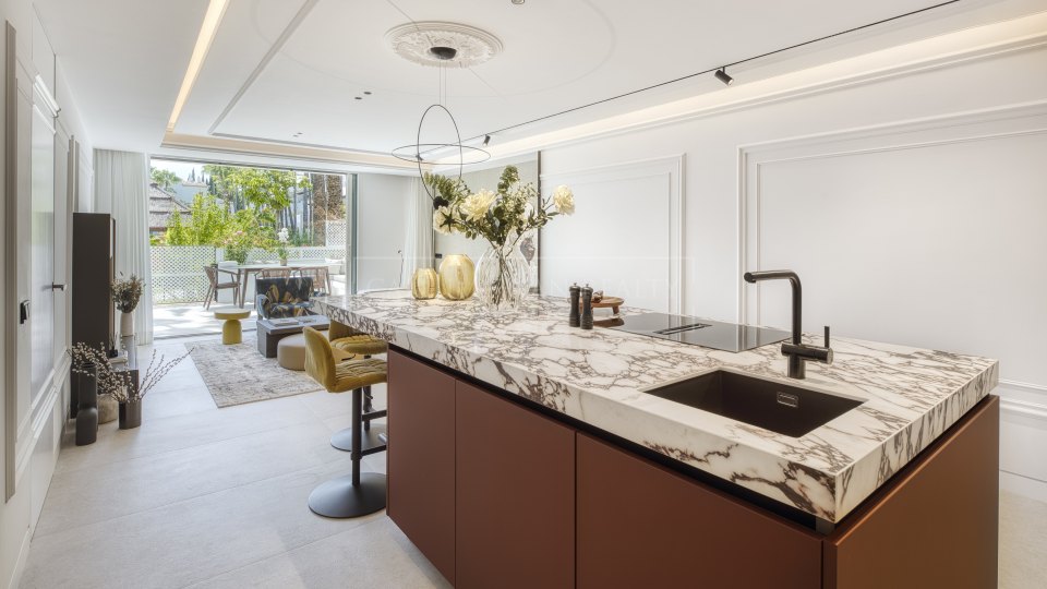 Marbella Golden Mile, Elegant luxury Apartment in Marina Puente Romano