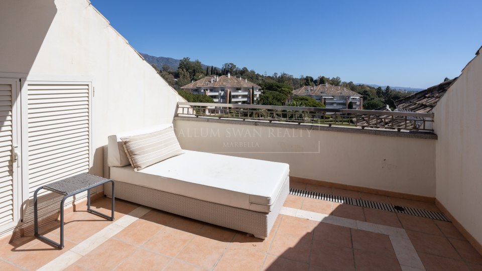 Marbella Golden Mile, Exquisite Property in La Trinidad: Luxury and Comfort in Marbella