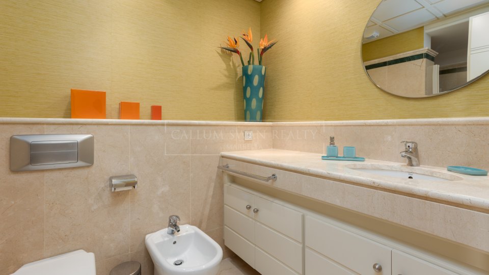 Marbella Golden Mile, Exquisite Property in La Trinidad: Luxury and Comfort in Marbella