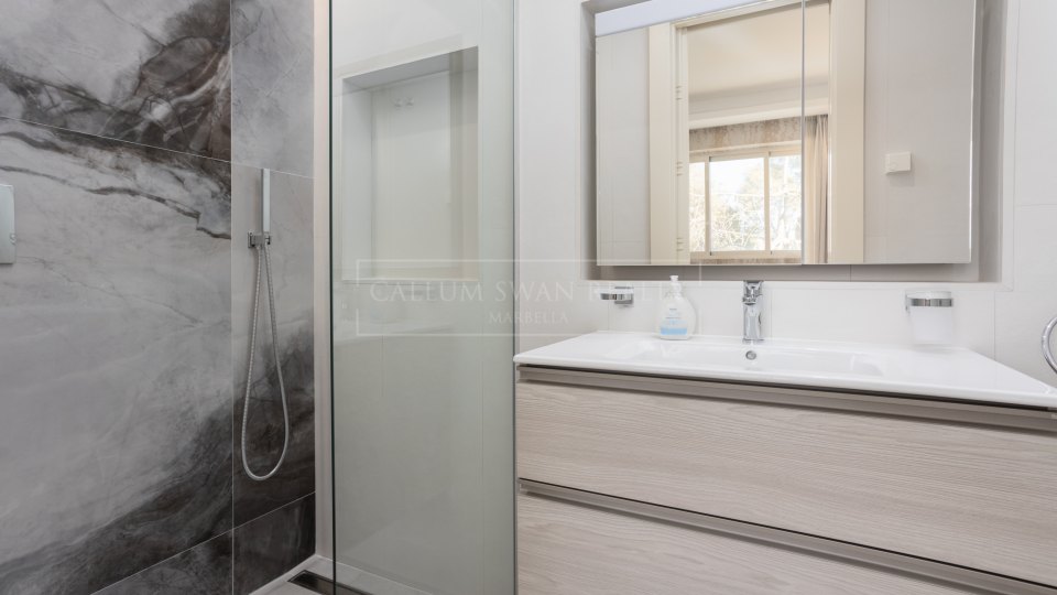 Marbella Golden Mile, Exquisite Property in La Trinidad: Luxury and Comfort in Marbella
