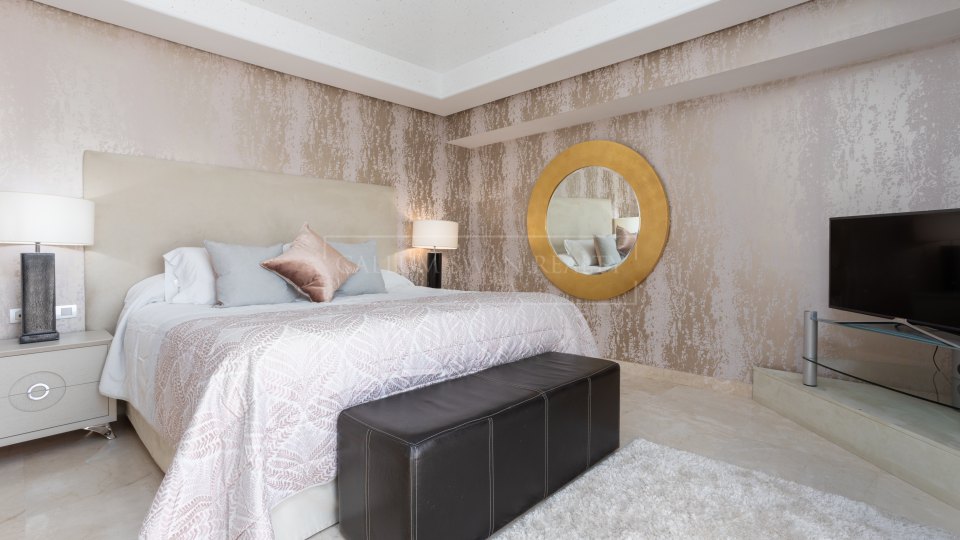 Marbella Golden Mile, Exquisite Property in La Trinidad: Luxury and Comfort in Marbella