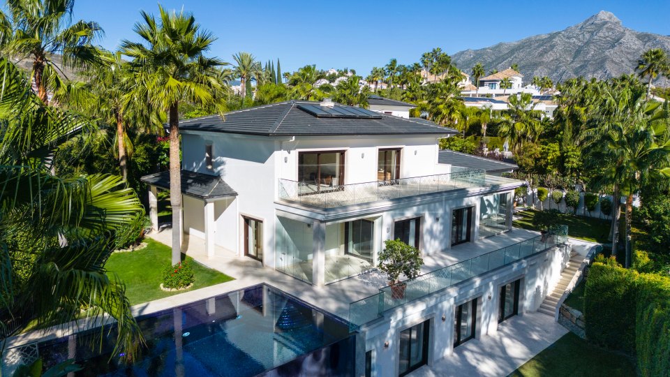 Nueva Andalucia, Villa de lujo en primera línea de golf en venta en Nueva Andalucía