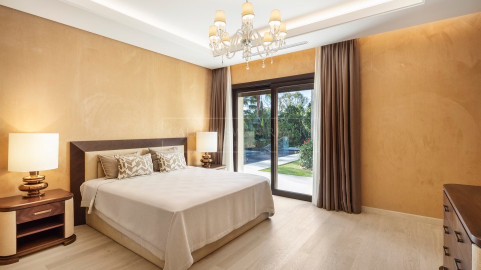 Nueva Andalucia, Villa de lujo en primera línea de golf en venta en Nueva Andalucía