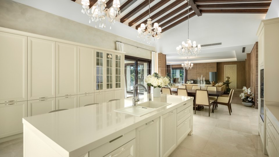 Nueva Andalucia, Villa de lujo en primera línea de golf en venta en Nueva Andalucía