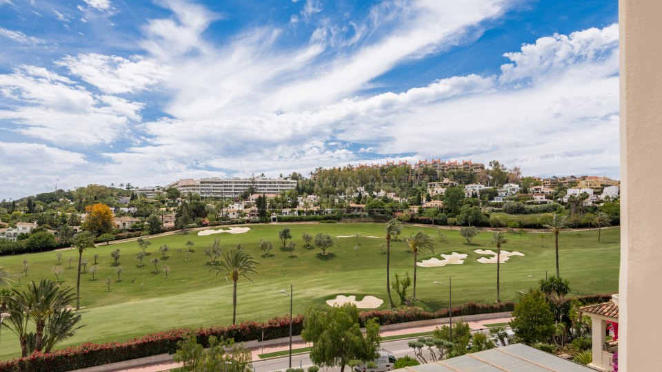 Nueva Andalucia, Superbe penthouse duplex à vendre à Las Alamandas