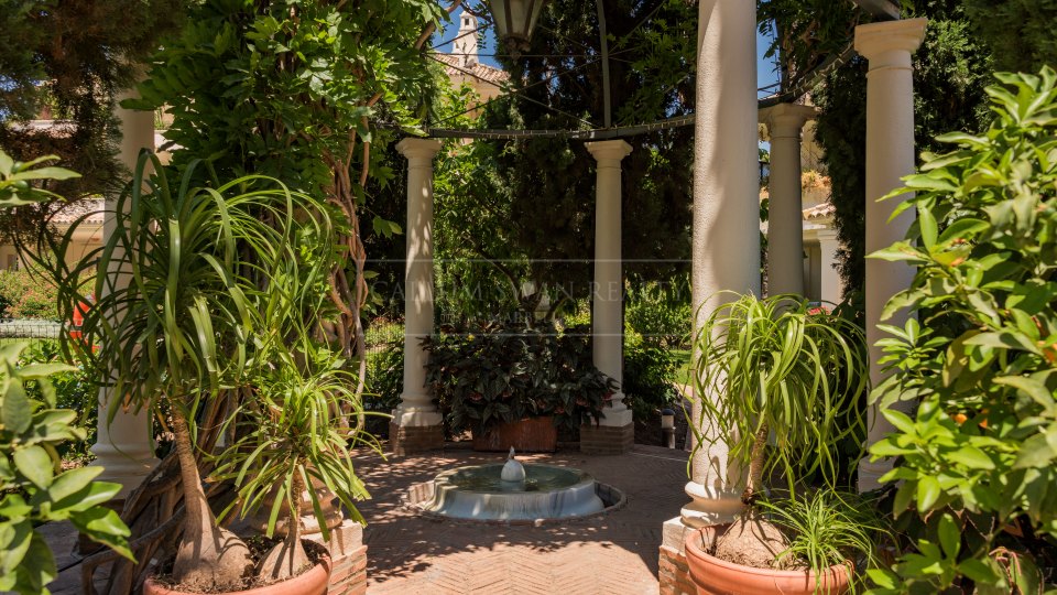 Nueva Andalucia, Superbe penthouse duplex à vendre à Las Alamandas
