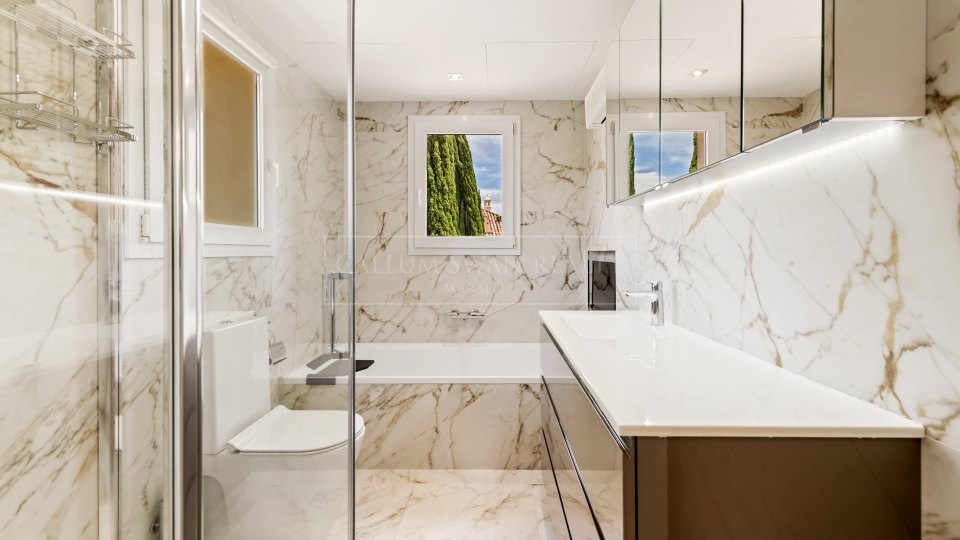 Nueva Andalucia, Superbe penthouse duplex à vendre à Las Alamandas