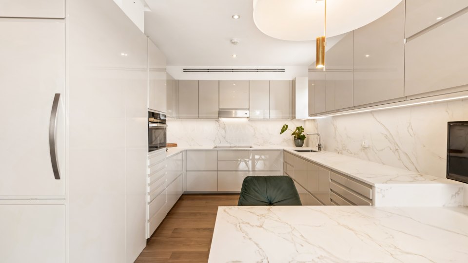 Nueva Andalucia, Superbe penthouse duplex à vendre à Las Alamandas