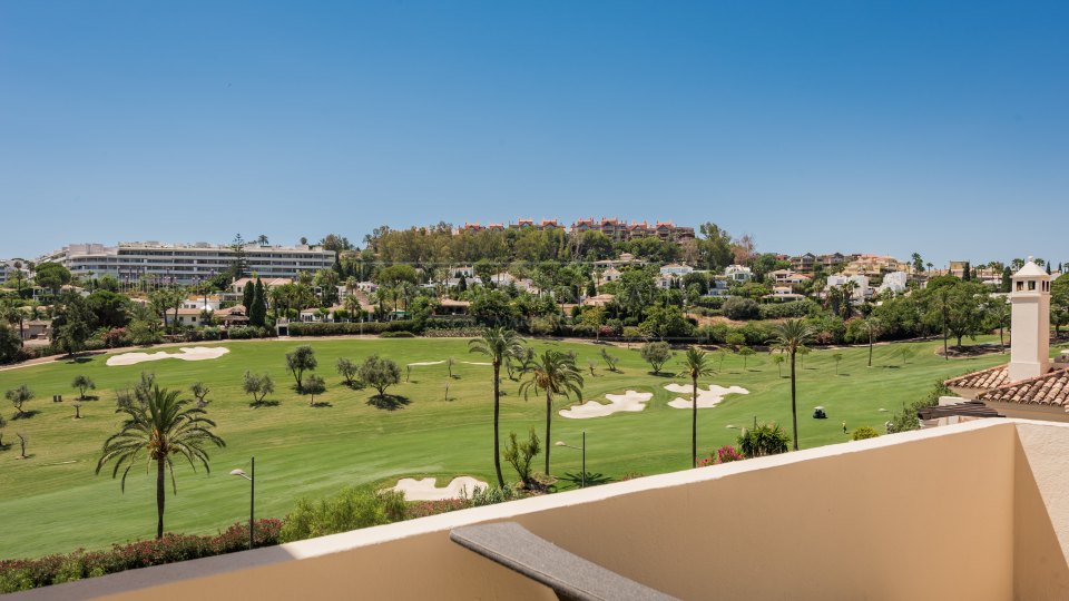 Nueva Andalucia, Superbe penthouse duplex à vendre à Las Alamandas