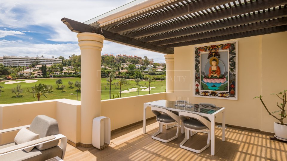 Nueva Andalucia, Superbe penthouse duplex à vendre à Las Alamandas