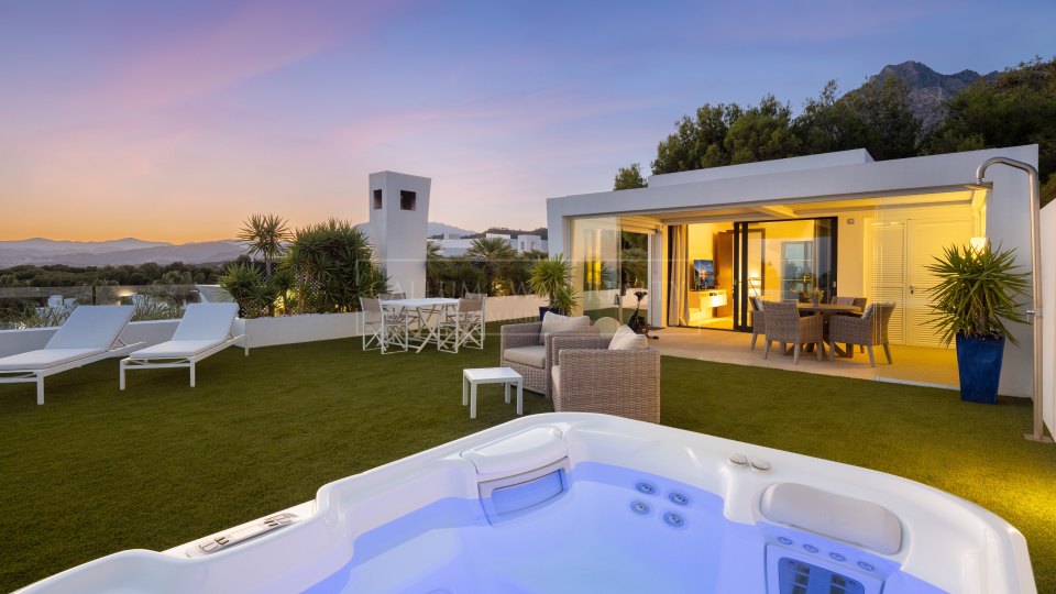Marbella Golden Mile, Luxury duplex penthouse in Reserva de Sierra Blanca with sea views