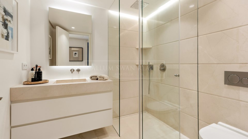 Marbella Golden Mile, Un joyau unique en bord de mer à Marina Puente Romano