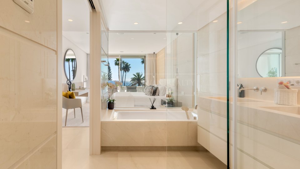 Marbella Golden Mile, Un joyau unique en bord de mer à Marina Puente Romano