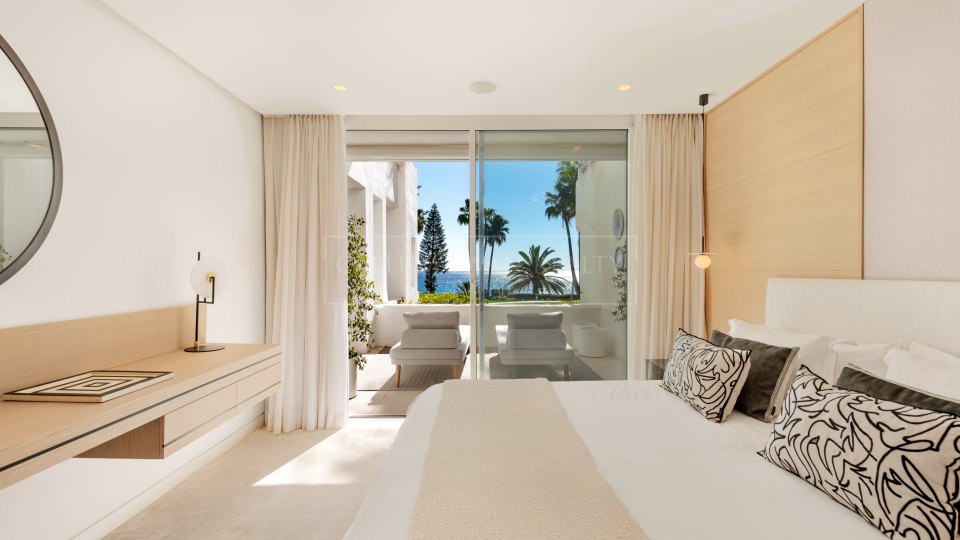 Marbella Golden Mile, Un joyau unique en bord de mer à Marina Puente Romano