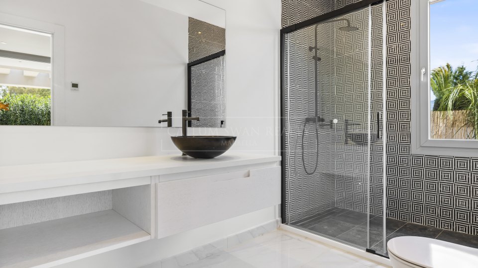 San Pedro de Alcantara, Beachside family villa in San Pedro de Alcántara