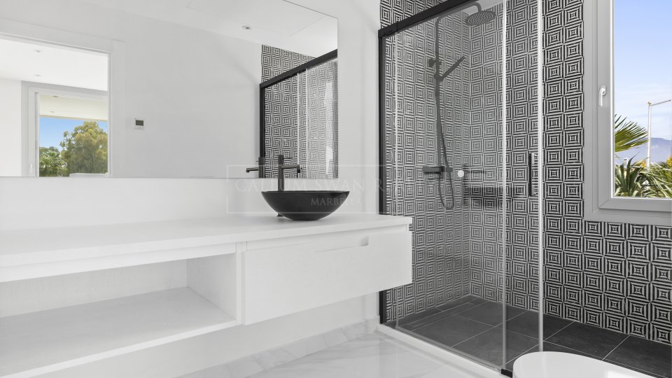 San Pedro de Alcantara, Beachside family villa in San Pedro de Alcántara