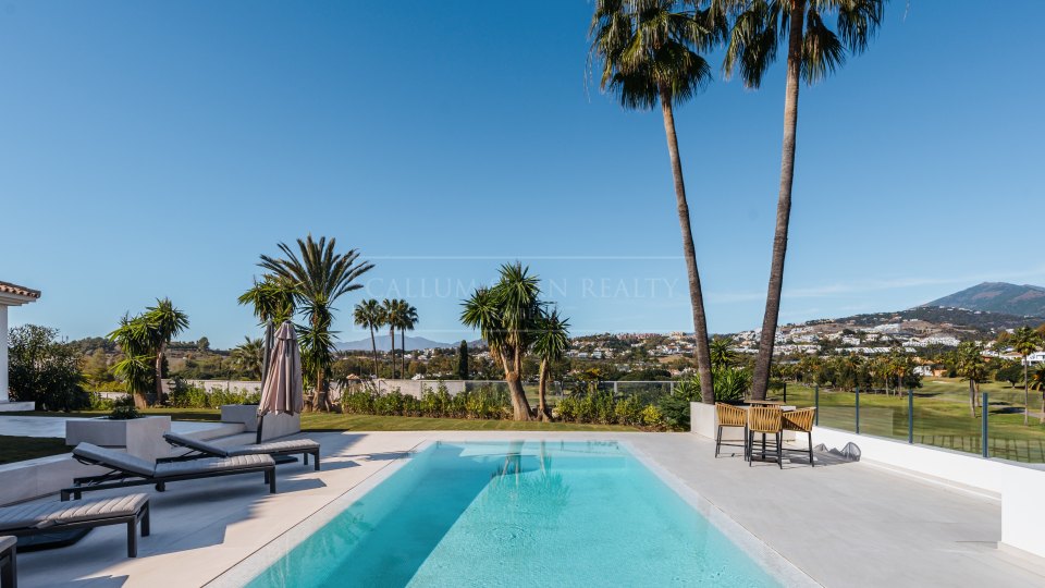 Nueva Andalucia, Moderna villa en Los Naranjos Golf con impresionantes vistas al golf