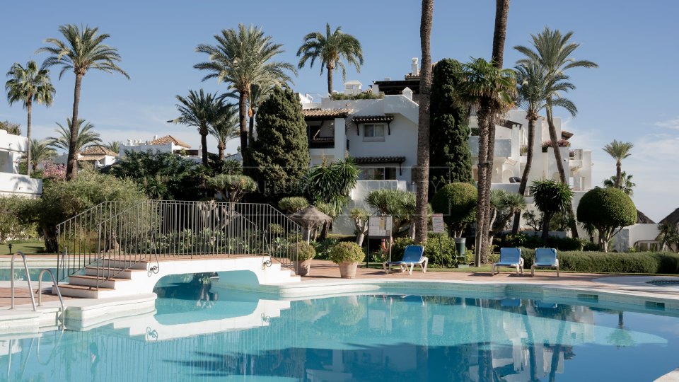 Estepona, Ático dúplex frente al mar con todas las comodidades a mano Estepona