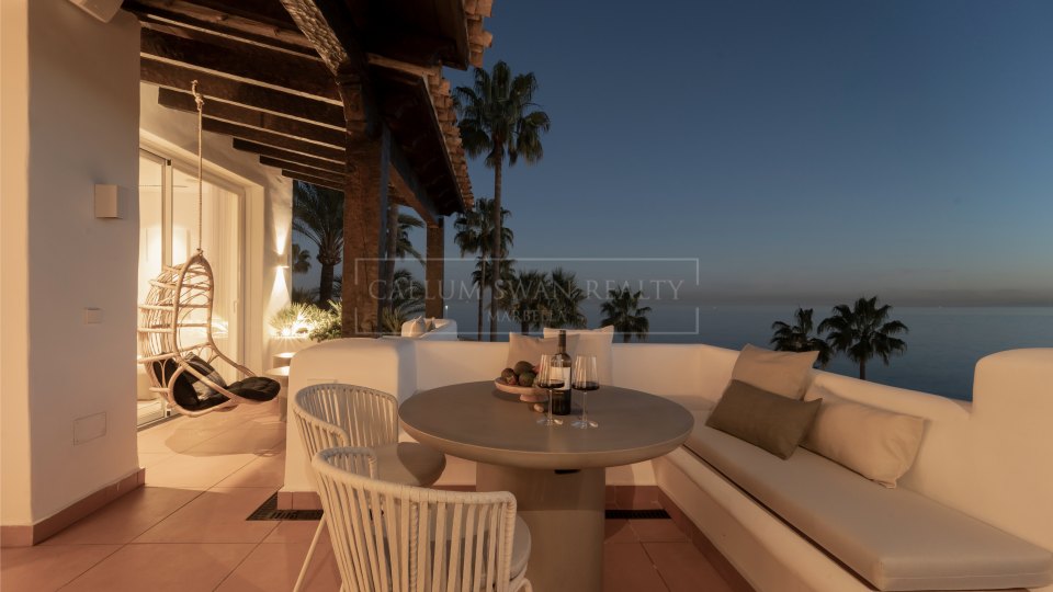 Estepona, Ático dúplex frente al mar con todas las comodidades a mano Estepona