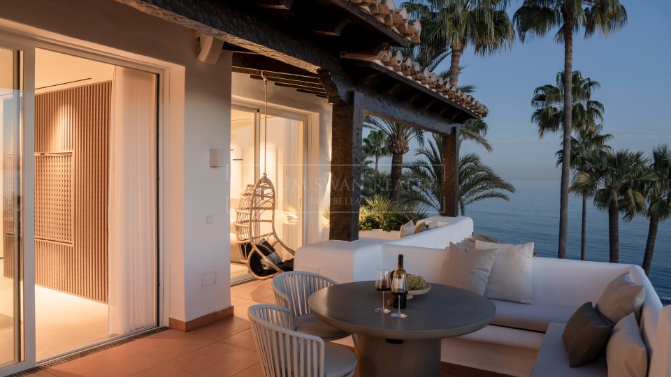 Estepona, Ático dúplex frente al mar con todas las comodidades a mano Estepona
