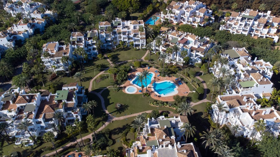 Estepona, Ático dúplex frente al mar con todas las comodidades a mano Estepona