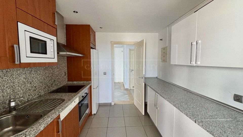 Nueva Andalucia, Amplio apartamento en venta en Fuente Aloha, Marbella