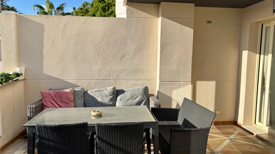 Nueva Andalucia, Amplio apartamento en venta en Fuente Aloha, Marbella