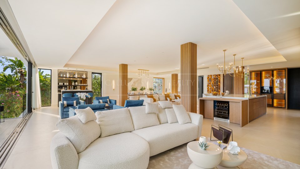 Nueva Andalucia, Villa contemporánea con vistas al campo de golf en el Valle del Golf, Marbella
