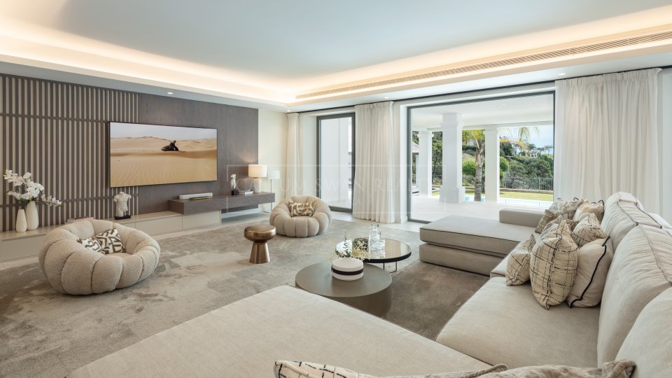 Benahavis, Elegant Villa with Open Views in El Madroñal, Benahavis